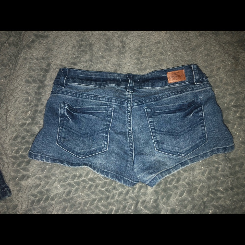 O’NEILL shorts. Size 1. - Picture 3 of 3